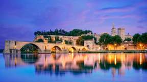 Sous le pont d’Avignon…