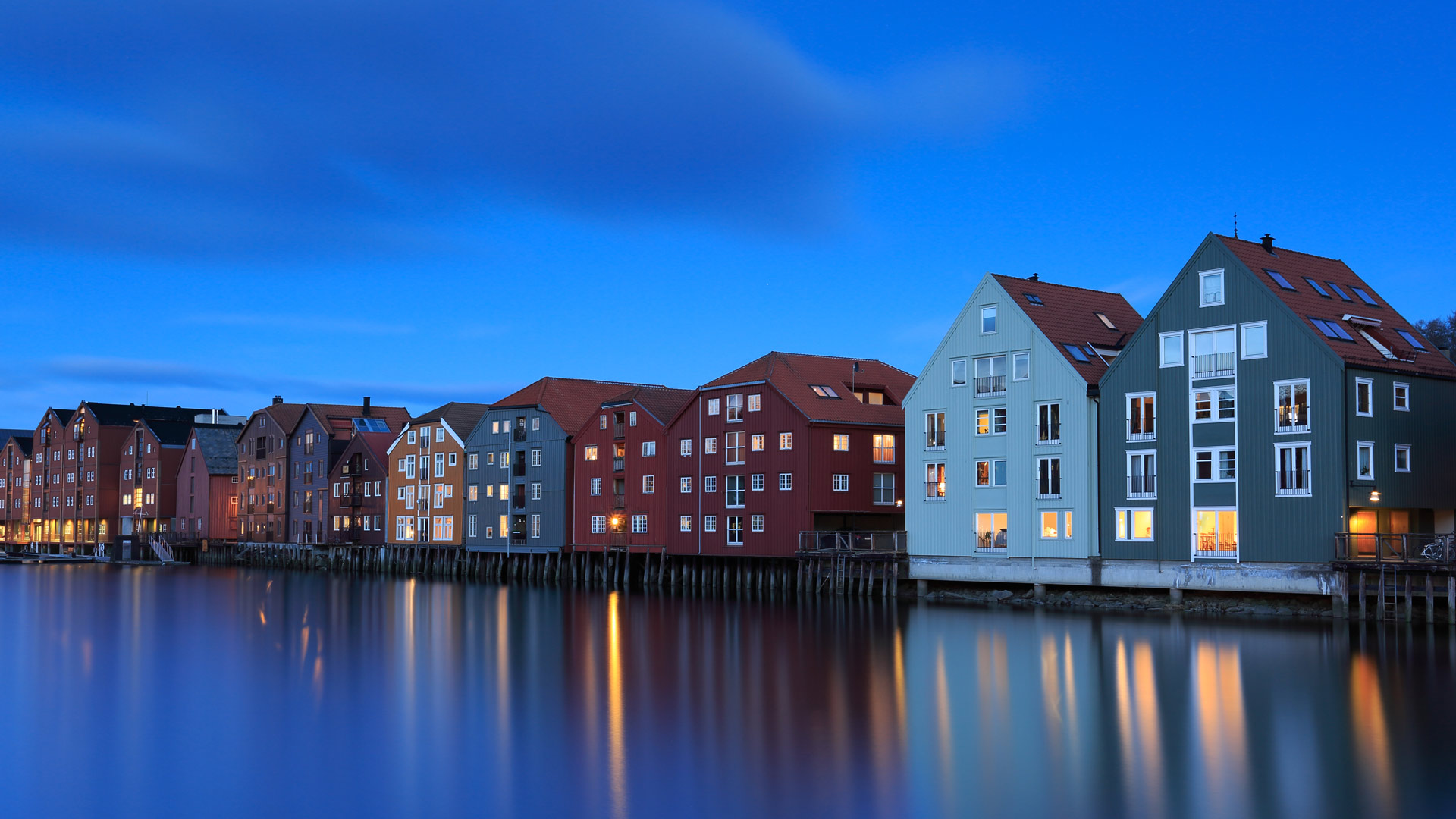 Bing HD Wallpaper Feb 7, 2025: Blue hour in Trondheim, Norway - Bing ...