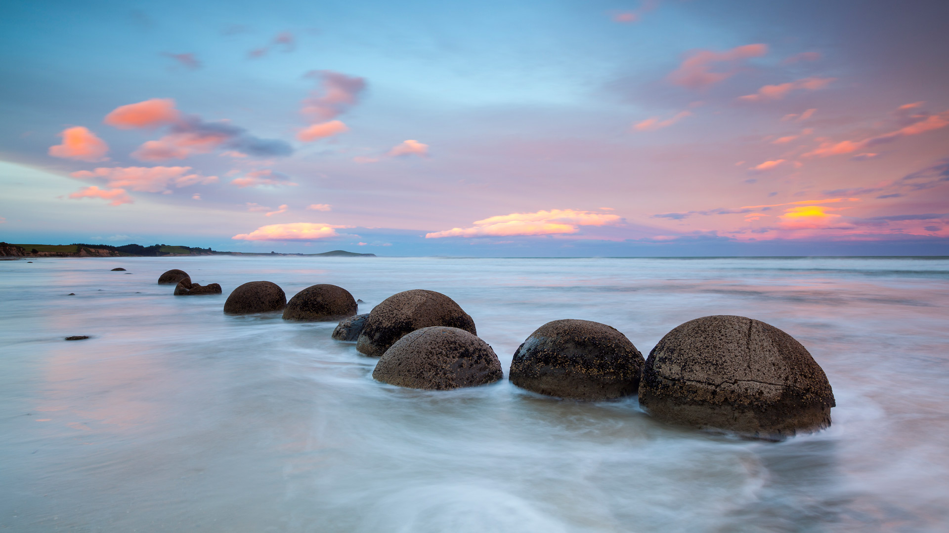 Bing HD Wallpaper Jan 7, 2025: Moeraki Boulders, South Island, New ...