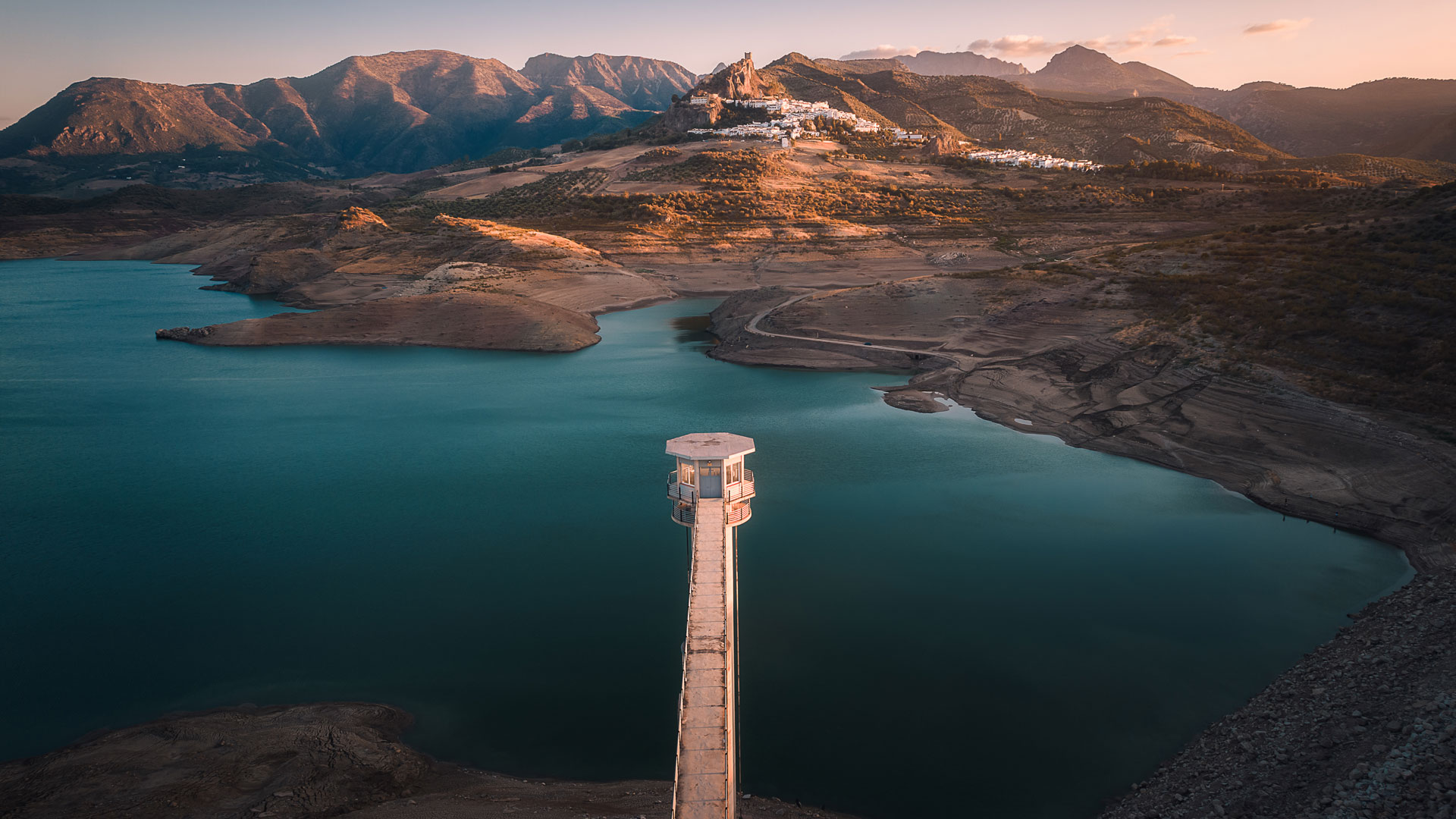 Bing HD Wallpaper Jan 14, 2025: Village of Zahara de la Sierra, Cadiz ...