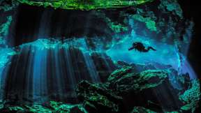 ユカタン半島の水中洞窟