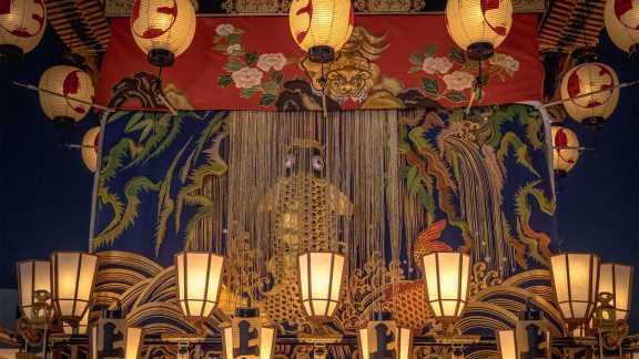 今日は秩父夜祭の大祭り