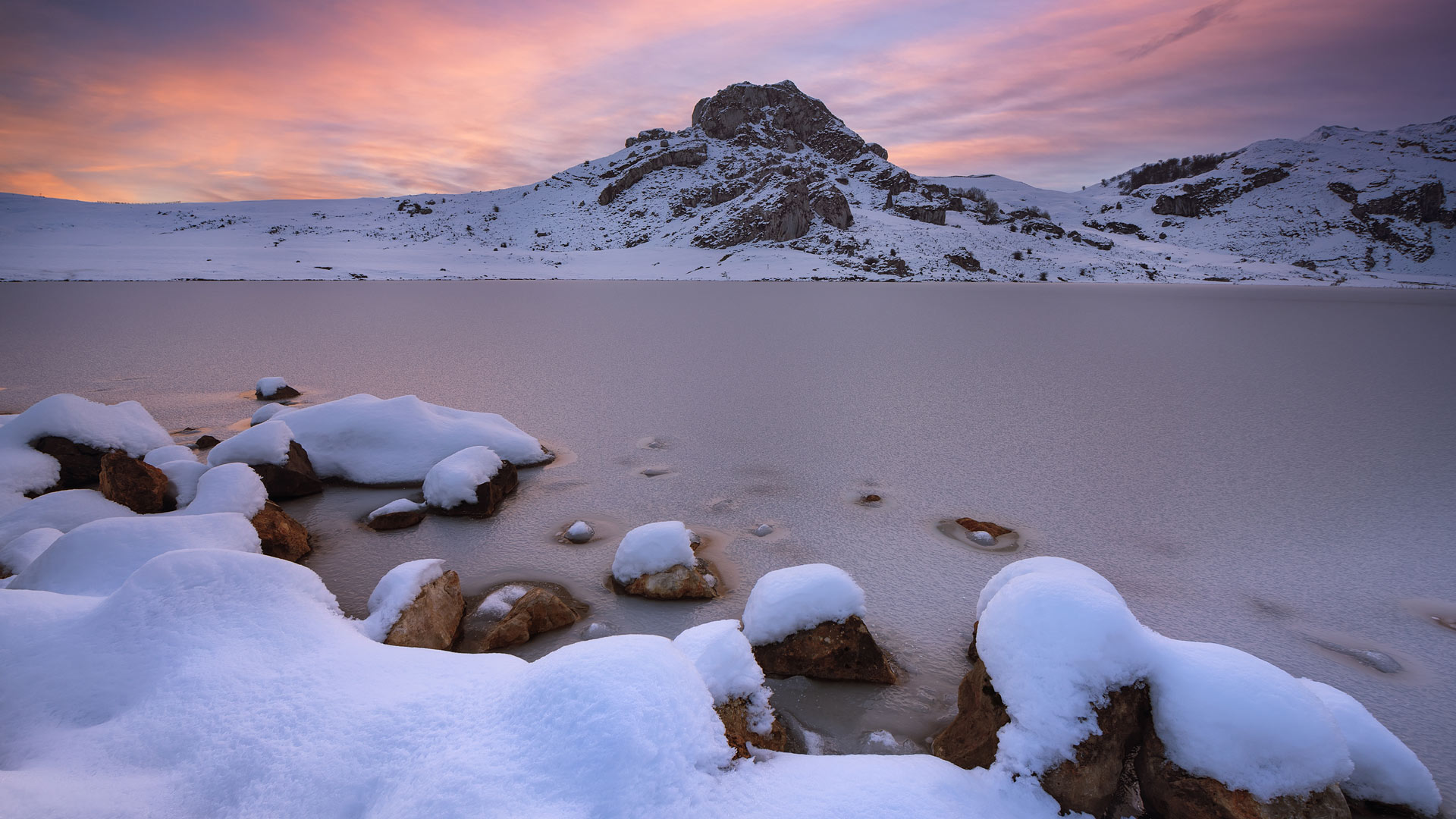 Bing image: Lakes of Covadonga, Asturias, Spain - Bing Wallpaper Gallery