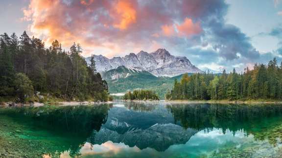 Eibsee und Zugspitze bei Garmisch-Partenkirchen, Bayern