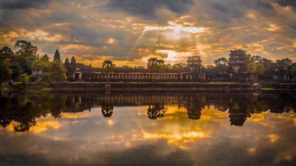 Sunburst at Angkor