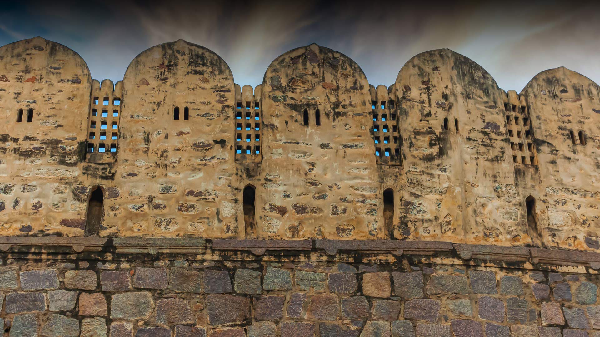 Bing HD Wallpaper Aug 25, 2024: Golconda Fort in Hyderabad, Telangana ...