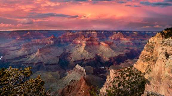 今日は米国グランドキャニオン国立公園の記念日