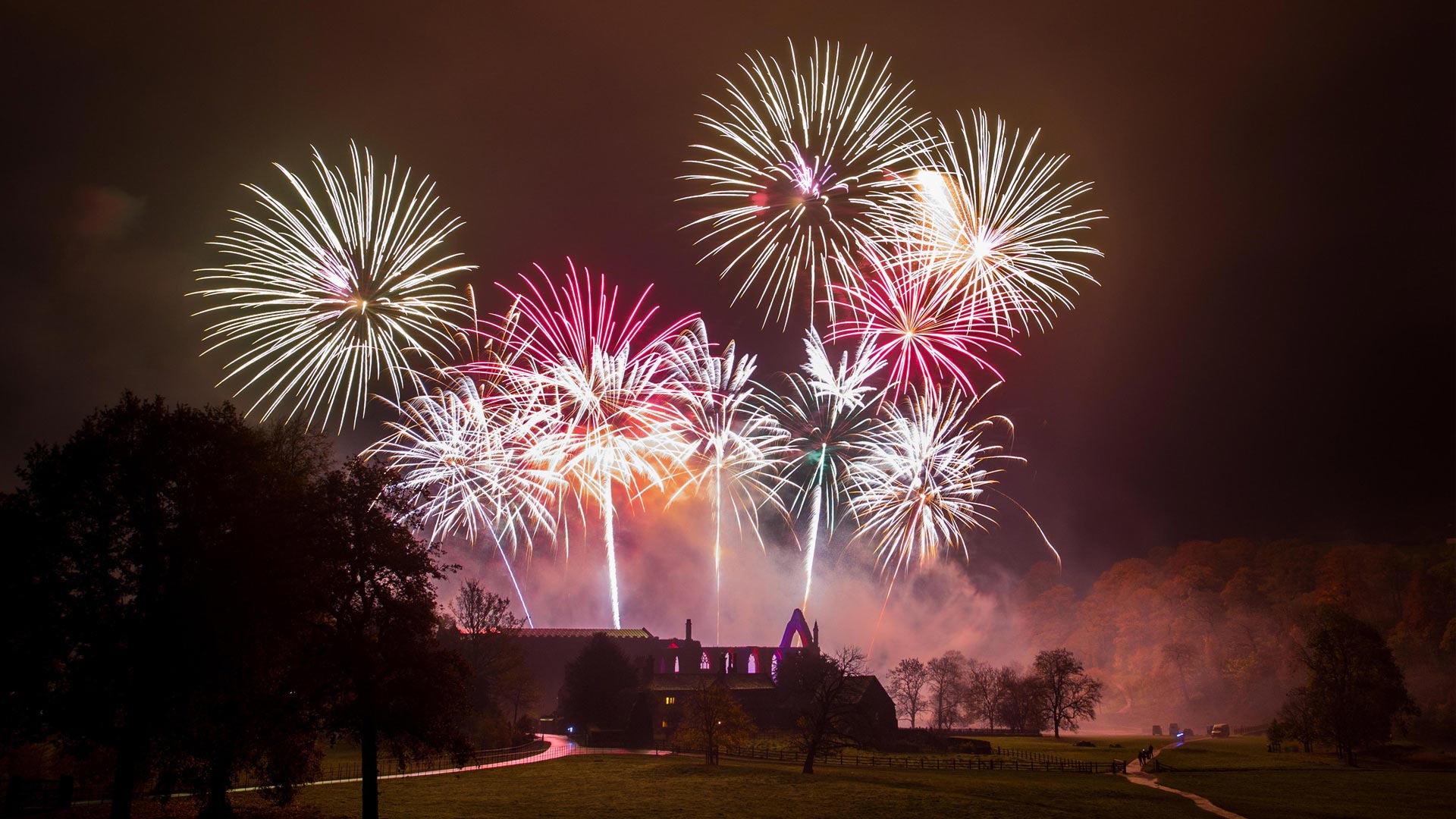 Bing HD Wallpaper 5 Nov 2024: Guy Fawkes Night - Bing Wallpaper Gallery