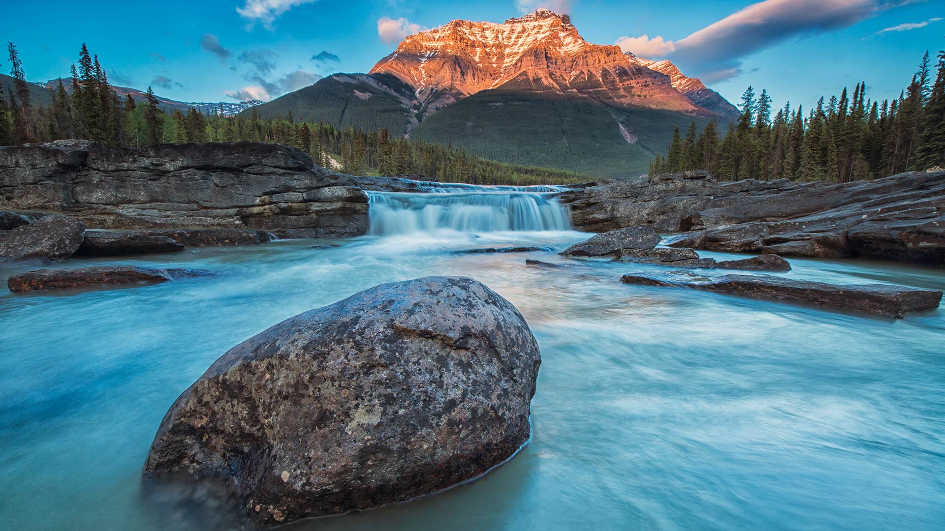 カナダの風景 upper-kananaskis-lake-2.jpg