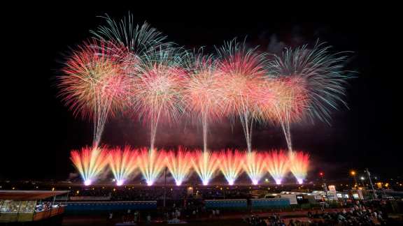 今日は大曲の花火の開催日