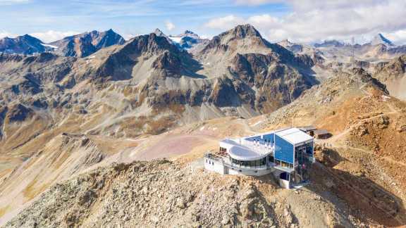 Station téléphérique du mont Piz Nair, Suisse