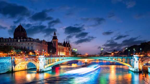 Pont dArcole over the Seine river, Paris, France