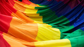 Sventola la bandiera arcobaleno