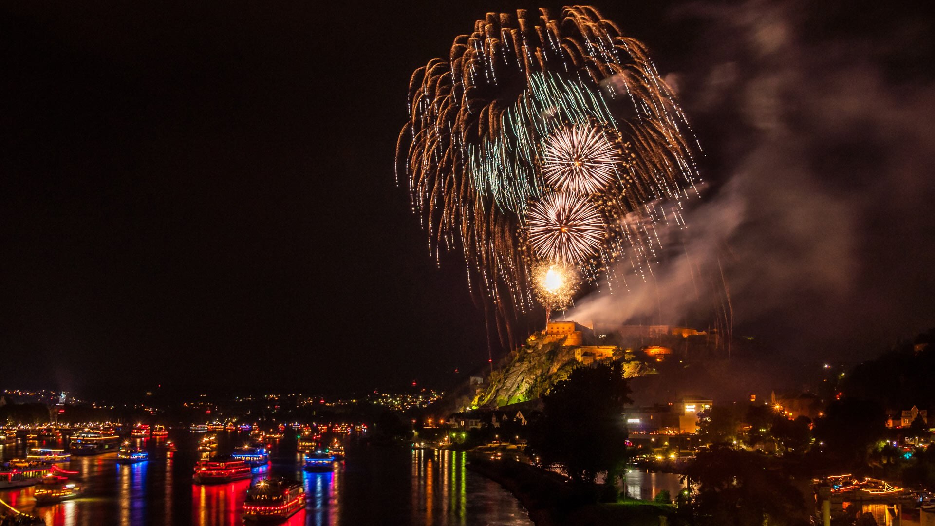 Rhein in Flammen
