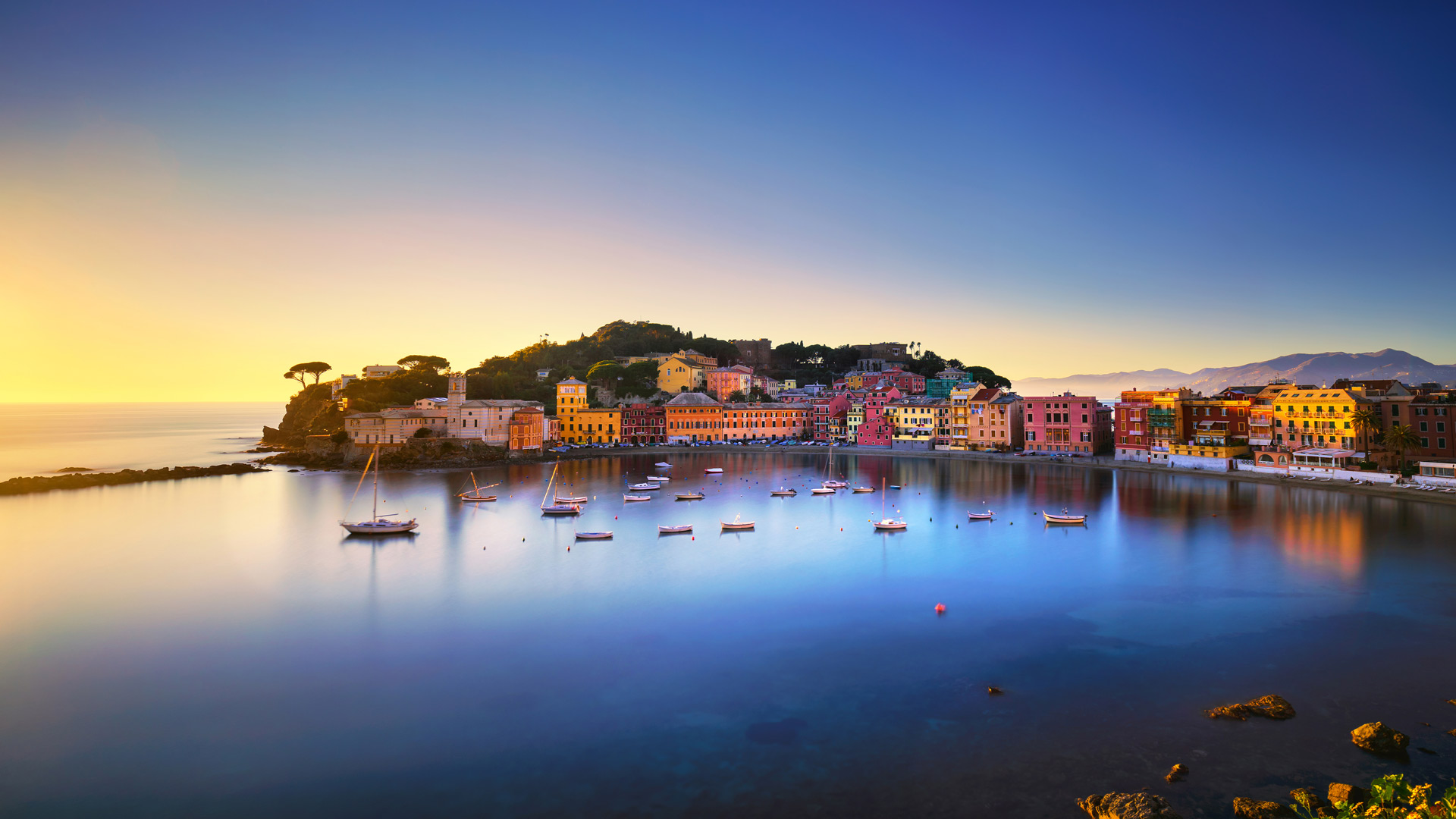 Bing Image Baia Del Silenzio In Sestri Levante Italy Bing Wallpaper