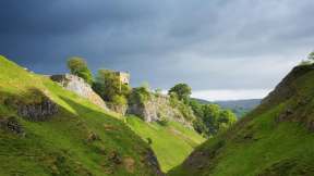 Cave Dale and Peveril Castle, England
