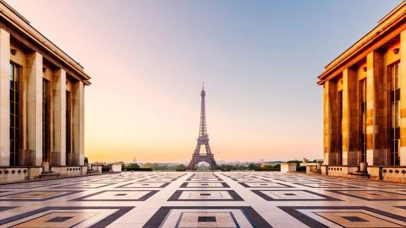 Le Trocad&eacute;ro et la Tour Eiffel &agrave; l&rsquo;aube, Paris