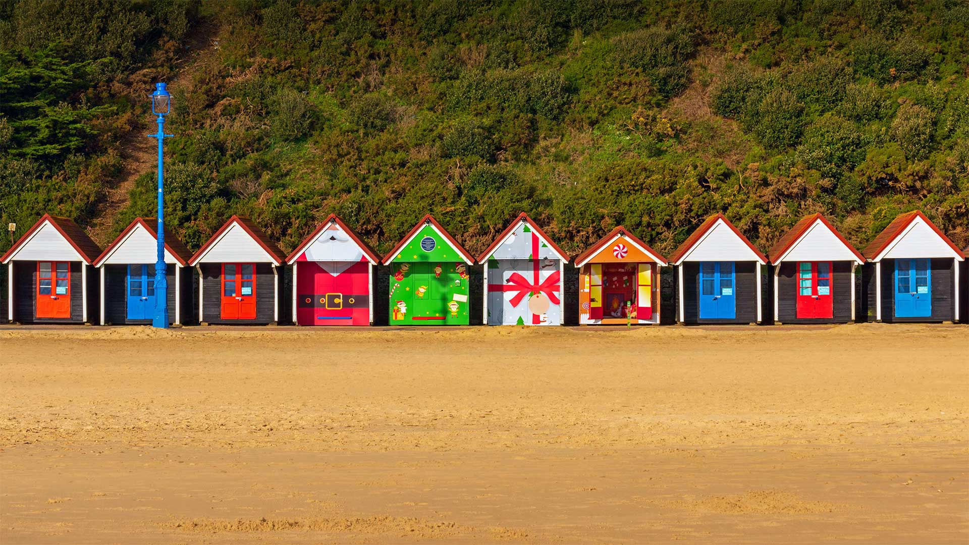 Bing image: Bournemouth beach huts - Bing Wallpaper Gallery