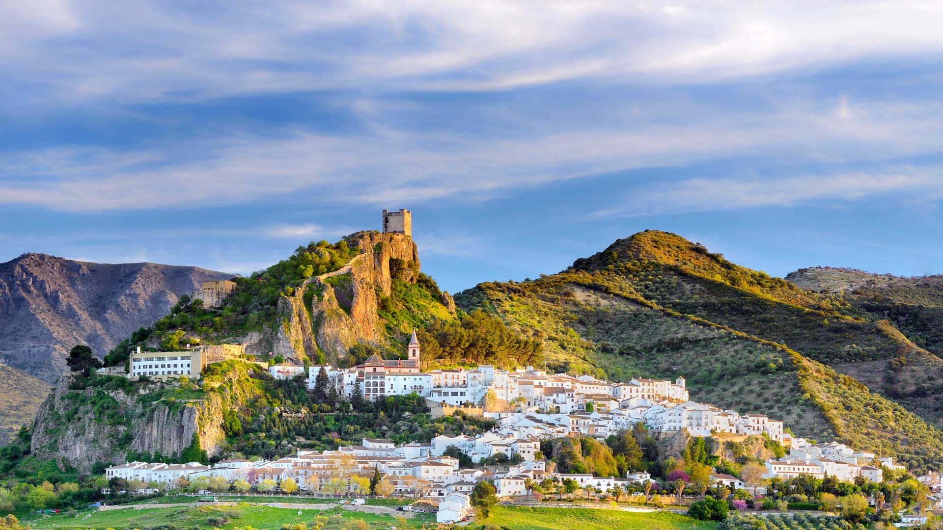 Bing image: Zahara de la Sierra, Cádiz, Andalucía, España - Bing ...