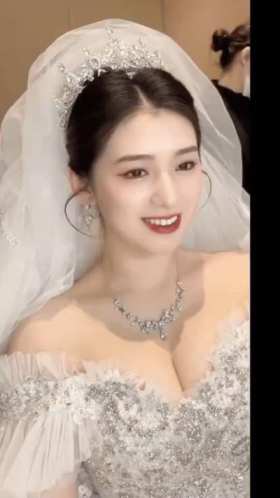 Beautiful Chinese bride short MP4 video