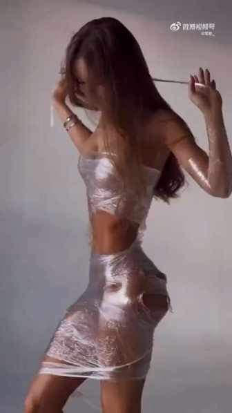 plastic wrap wraps the flesh short MP4 video