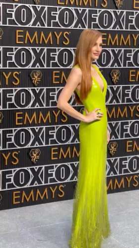 Jessica Chastain elegant and sexy green dress short MP4 video
