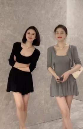Comely young woman, you choose left or right? short MP4 video