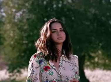 Ana de Armas, shake short MP4 video