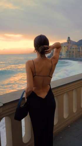 Florina Toma super beautiful naked back short MP4 video