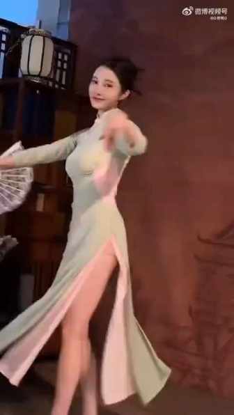 Cheongsam fan dance short MP4 video