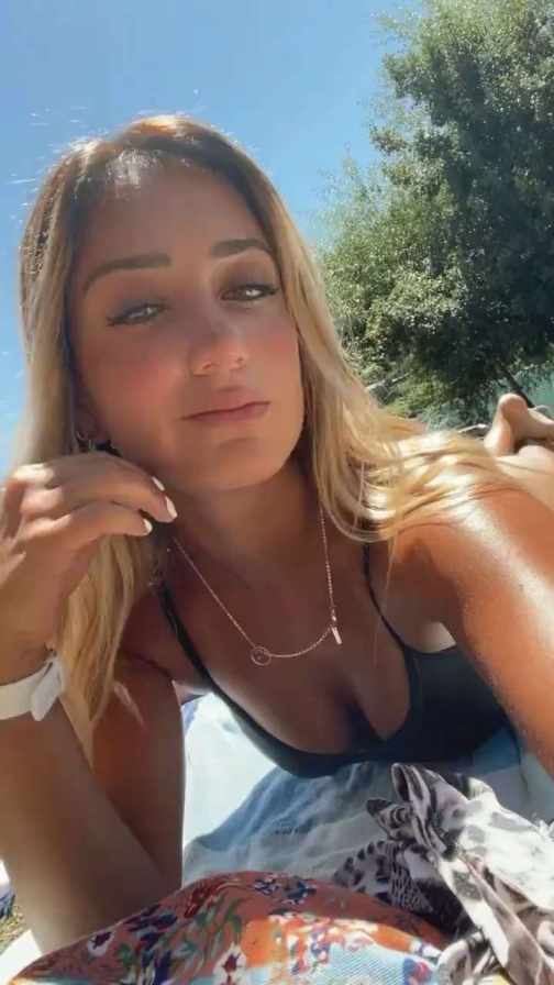 Paulina Antonella Blanco sunbathing short MP4 video