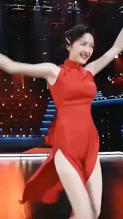 A cheerful Chinese ancient style red cheongsam dance short MP4 video