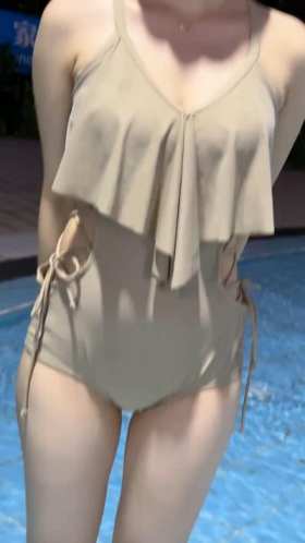 Cute girl in swimsuit short MP4 video