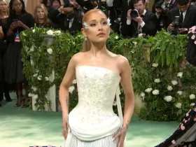 Ariana Grande transformed into a "forest fairy" and appeared on the Met Gala red carpet. short MP4 video