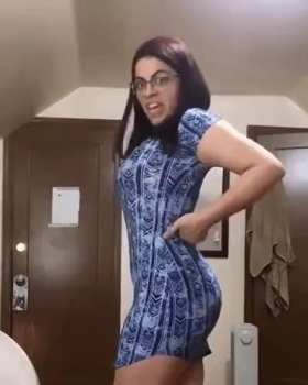 Me in a tight dress be like...II short MP4 video