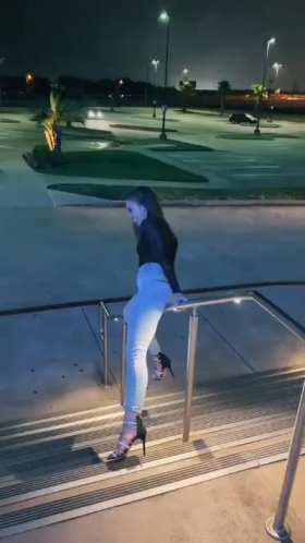 fell down on all fours short MP4 video