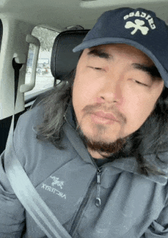 Internet celebrity anchors FengGe rolls his eyes GIF