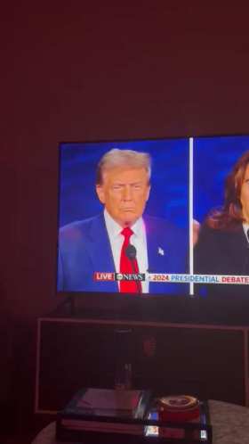 Trump's neck looks like a pussy during the election debate short MP4 video