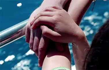 Aftersun (2022) Hand in hand short MP4 video