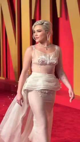 Florence Pugh, Vanity Fair Oscar Party short MP4 video