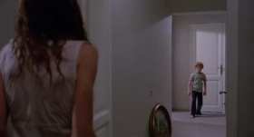In horror movies, children suddenly grow up short MP4 video