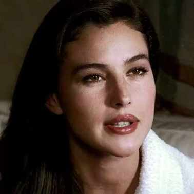 Monica Bellucci in La riffa (1991) short MP4 video