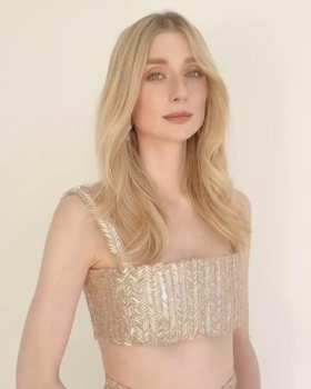 Elizabeth Debicki's Sweet Style short MP4 video