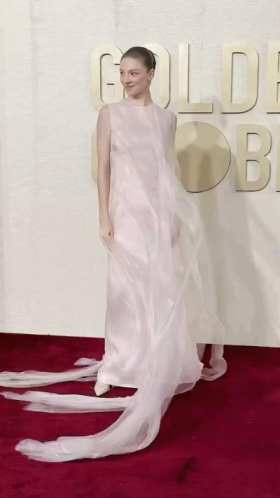 2024 Golden Globe Awards, Hunter Schafer wears PRADA custom dress short MP4 video