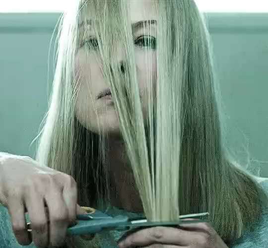 Rosamund Pike in "Gone Girl"​​​, cut hair short MP4 video
