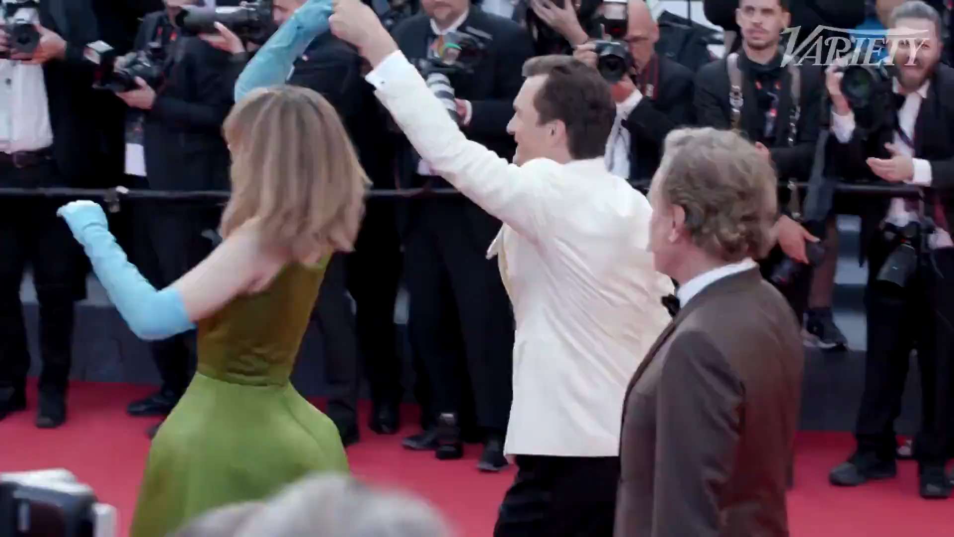 Maya Hawke dances passionately on the red carpet short MP4 video