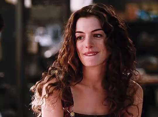 Anne Hathaway smile in Love & Other Drugs short MP4 video