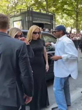 Nicole Kidman at Paris Fashion Week short MP4 video