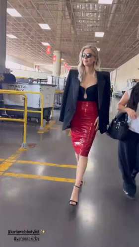 Vanessa Kirby is elegant and stylish short MP4 video