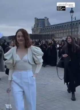 Emma Stone appeared at the LV show at Paris Fashion Week​ short MP4 video